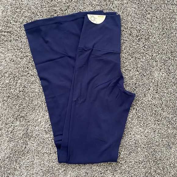 OFFLINE By Aerie Real Me High Waisted Crossover Flare Legging Navy New Medium - Picture 5 of 9